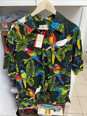 Vintage Bill Blass Black Short-Sleeve Parrot Print Button-Down Shirt